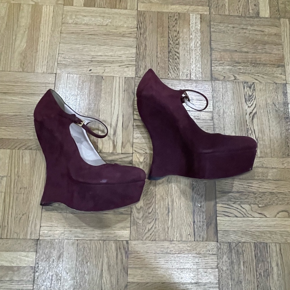 Prada heels size 37.5